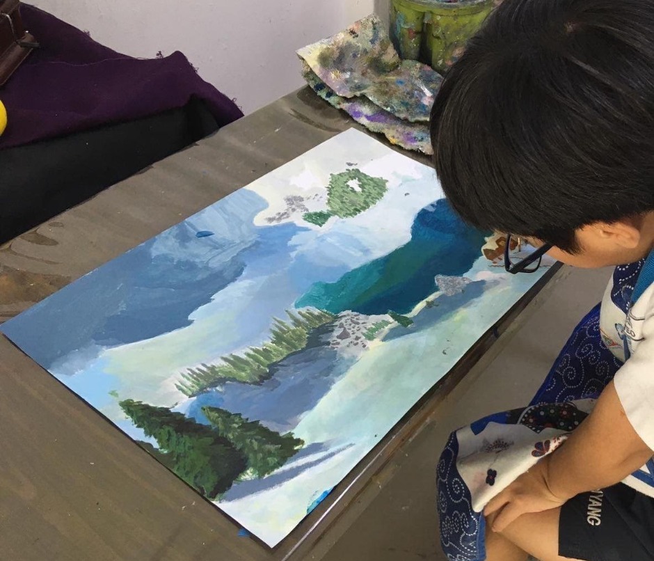 5 kids 5 different schools3