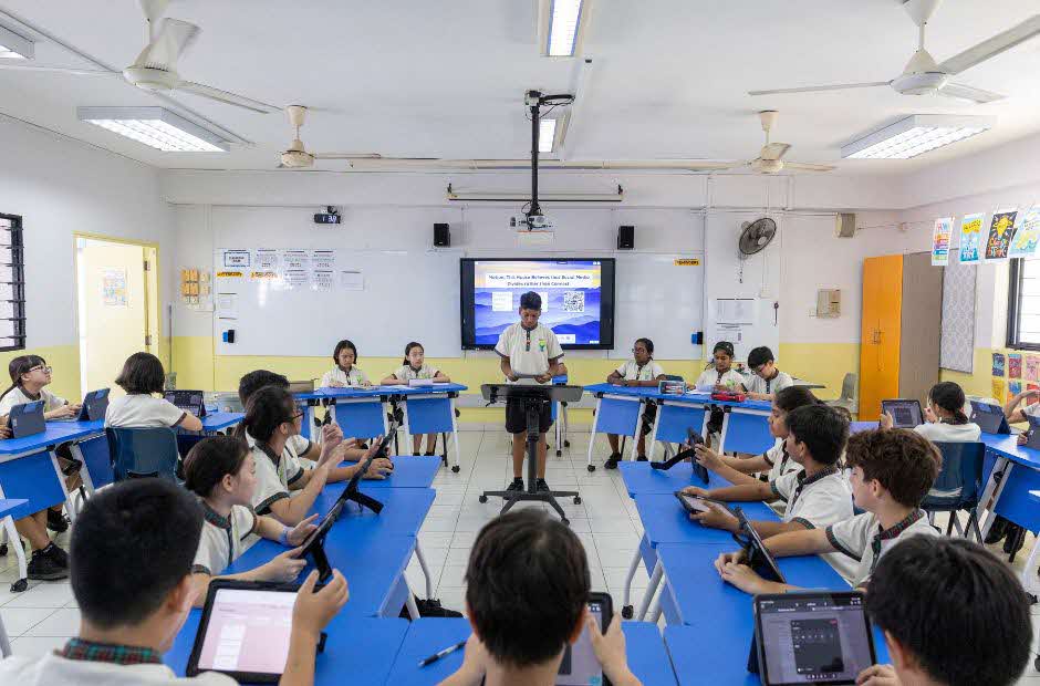 Architect Turned Teacher Mdm Uuchi Blangah Rise Primary 1