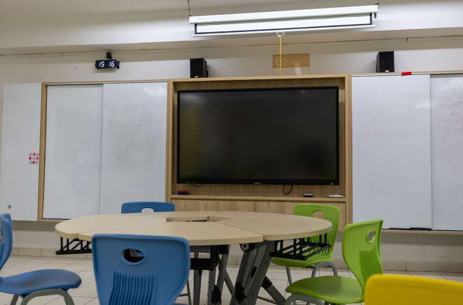 Architect Turned Teacher Mdm Uuchi
