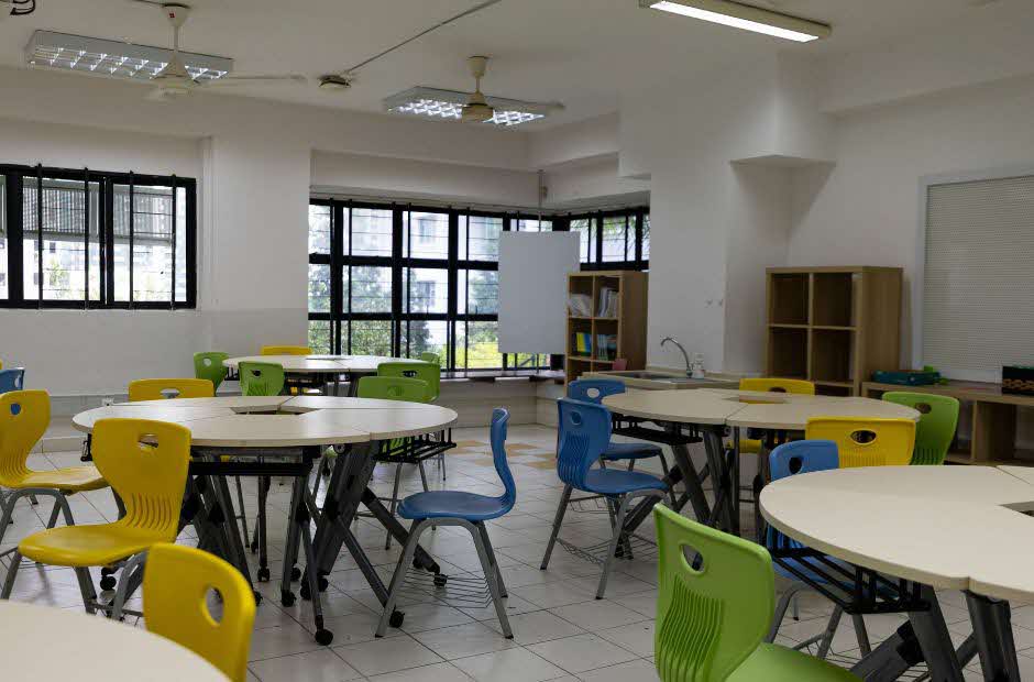 Architect Turned Teacher Mdm Uuchi Blangah Rise Primary 3 (2)