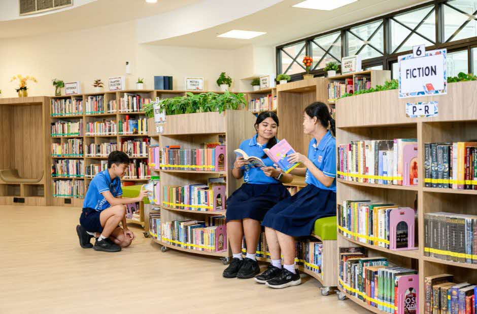 Queenstown Sec Library Photo 6