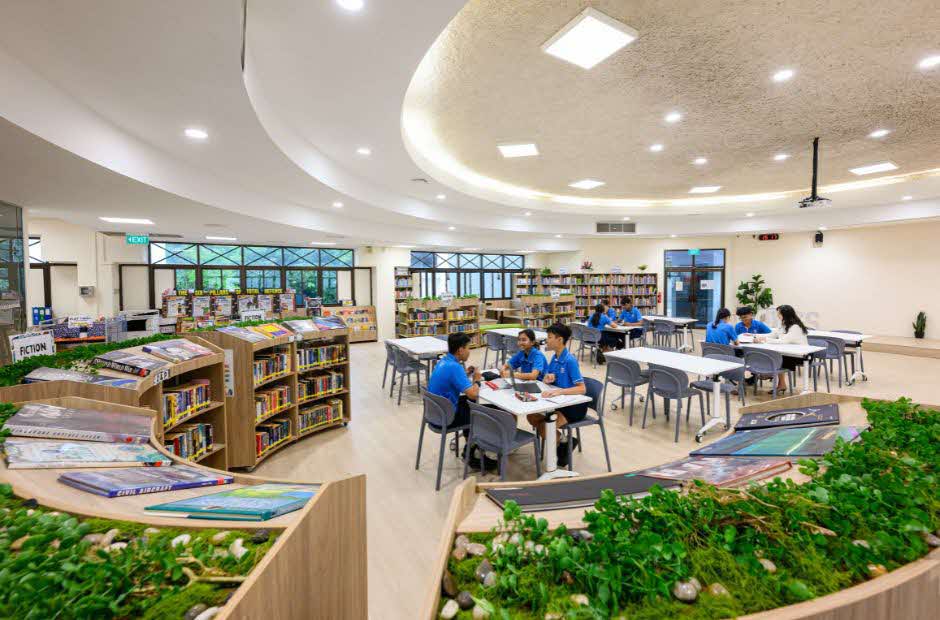 Queenstown Sec Library Photo 2