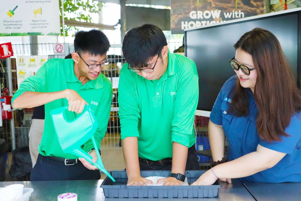 Photo-3d_Ms-Neo-Xu-Qi-Horticulture-Trainer-Delta-Senior-School-1024x683.jpg