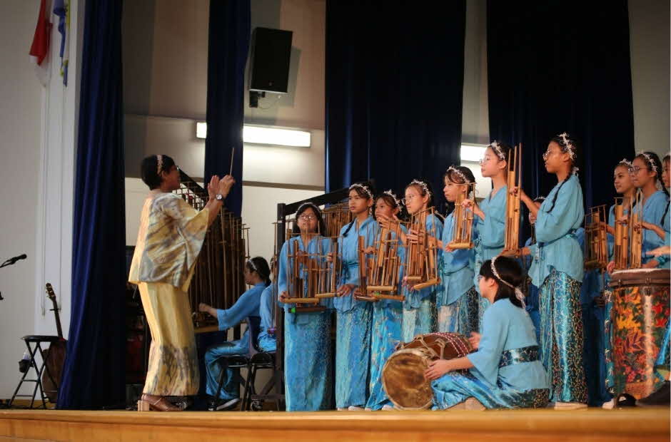 What-students-learn-when-they-perform-together-St.-Anthonys-Canossian-Secondary-Schools-Angklung-Ensemble-940-x-620.jpg